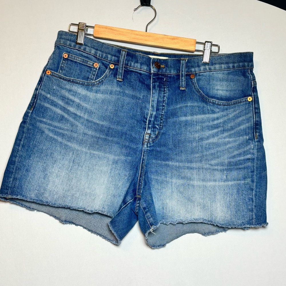 MADEWELL High-Rise Cutoff Edition Denim Mom Jean Shorts Size 31
